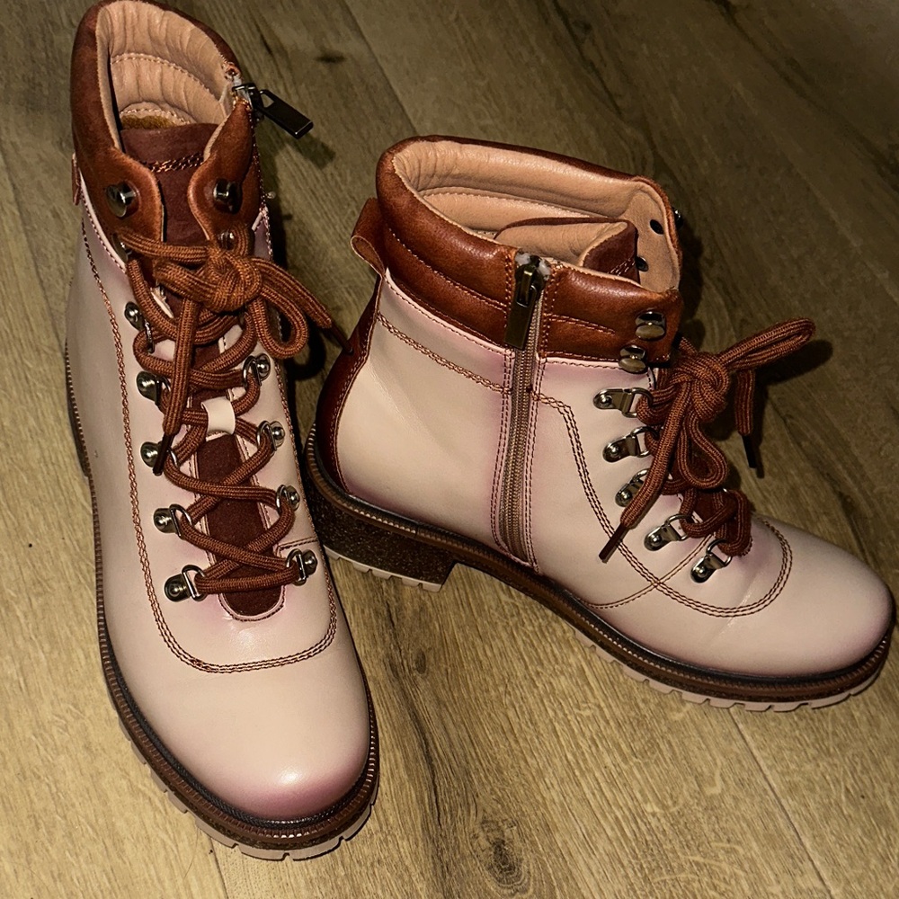 Stylish Lace-Up Patrizia Boots in Cream and Brown‎